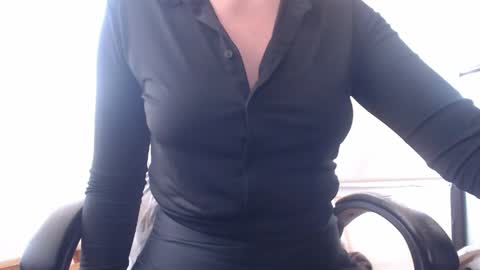 Snapshot of modjo_ chatting on 28, 5, 2026 Modjo online show from 28, 5, 2026