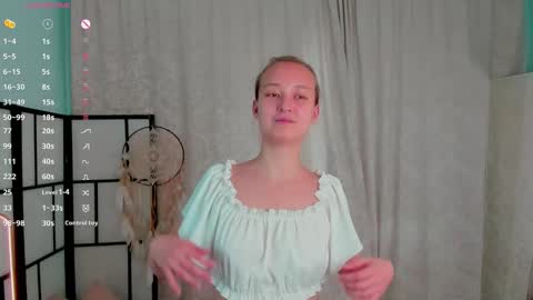 Snapshot of moiraalsbrook chatting on 24, 10, 2025 Diana online show from 24, 10, 2025