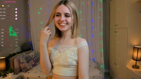 Snapshot of moirebroady chatting on 12, 2, 2025 Laura online show from 12, 2, 2025