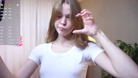 Snapshot of moirebroady chatting on 19, 9, 2025 Laura online show from 19, 9, 2025