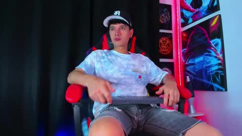 Snapshot of moises_23cm chatting on 23, 2, 2025 moises_23cm online show from 23, 2, 2025