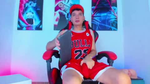 Snapshot of moises_23cm chatting on 9, 9, 2025 moises_23cm online show from 9, 9, 2025