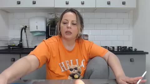 Snapshot of mojjo_erika chatting on 3, 2, 2025 erika online show from 3, 2, 2025