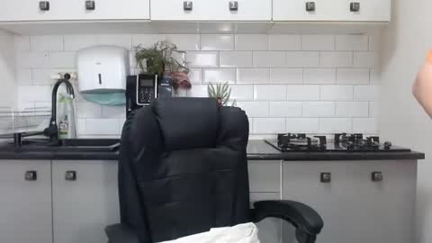 Snapshot of mojjo_erika chatting on 28, 2, 2025 erika online show from 28, 2, 2025