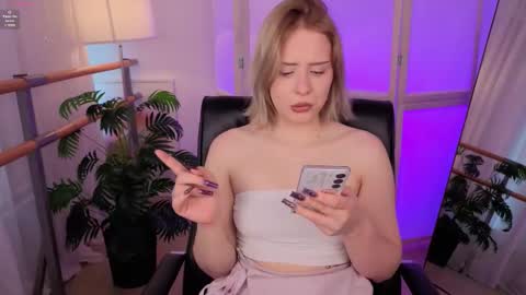 Snapshot of mol_l_y chatting on 24, 2, 2026 Molly online show from 24, 2, 2026