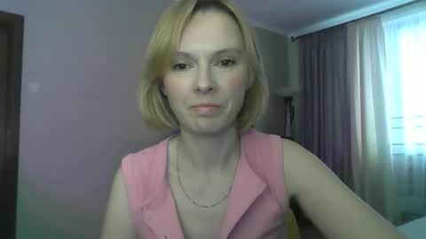 Snapshot of mollilove chatting on 2, 6, 2026 mollilove online show from 2, 6, 2026