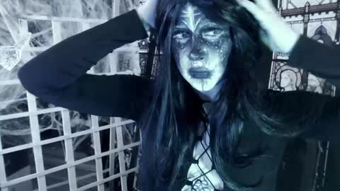 Molly Crow online show from 3, 4, 2026