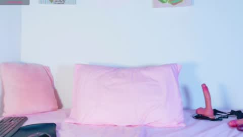 Snapshot of molly_hot778 chatting on 10, 7, 2026 molly come and have fun online show from 10, 7, 2026