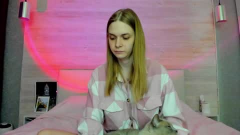 Molly Hunt online show from 10, 4, 2026