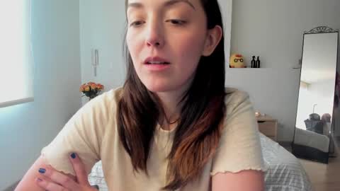   MOLLY   online show from 4, 3, 2025