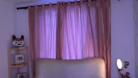   MOLLY   online show from 18, 9, 2025