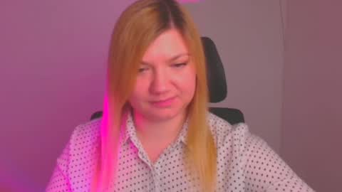 Molly online show from 3, 2, 2025