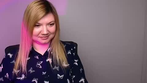 Molly online show from 4, 2, 2025