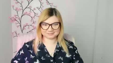 Molly online show from 5, 3, 2026