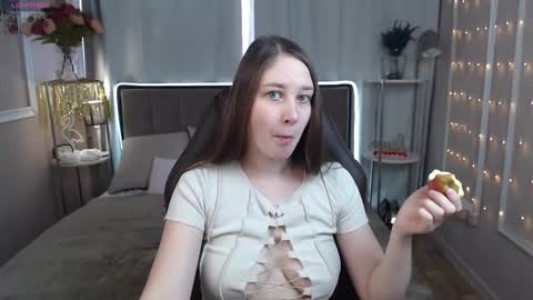 Snapshot of molly_moretti chatting on 10, 3, 2025 check my bio online show from 10, 3, 2025