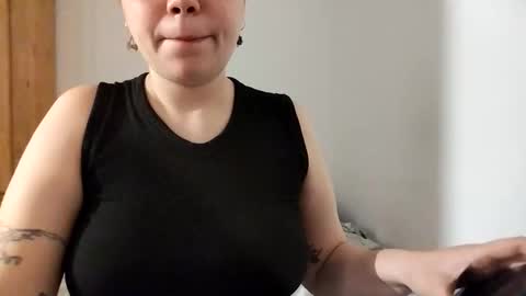 Snapshot of molly_popp chatting on 21, 10, 2025 Molly Pop online show from 21, 10, 2025