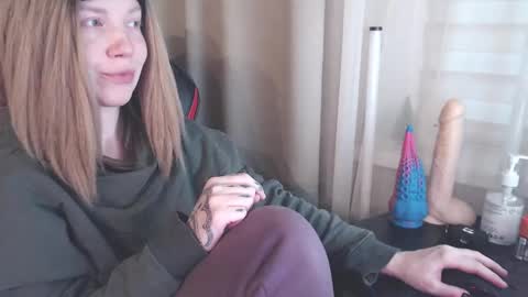 Snapshot of molly_royse chatting on 16, 1, 2025 I have new photos come and see with love Molly online show from 16, 1, 2025