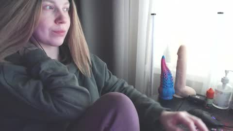 Snapshot of molly_royse chatting on 17, 1, 2025 I have new photos come and see with love Molly online show from 17, 1, 2025