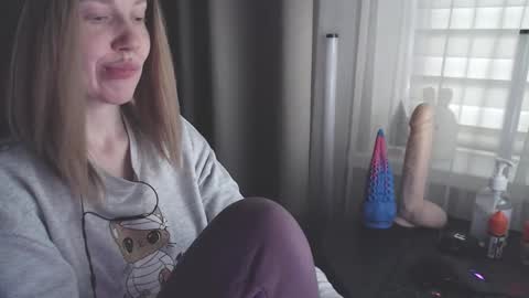 Snapshot of molly_royse chatting on 25, 1, 2025 I have new photos come and see with love Molly online show from 25, 1, 2025