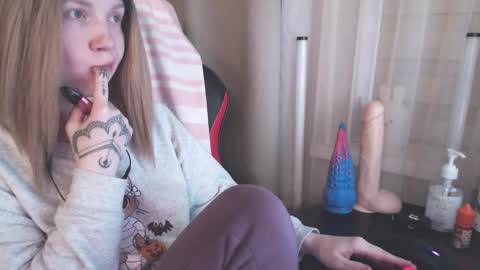 Snapshot of molly_royse chatting on 25, 1, 2025 I have new photos come and see with love Molly online show from 25, 1, 2025