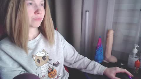 Snapshot of molly_royse chatting on 28, 1, 2025 I have new photos come and see with love Molly online show from 28, 1, 2025