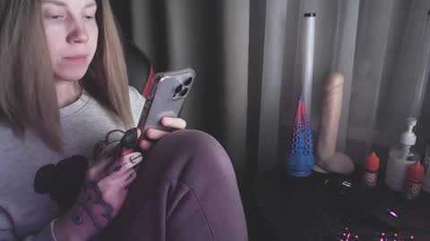 Snapshot of molly_royse chatting on 1, 2, 2025 I have new photos come and see with love Molly online show from 1, 2, 2025