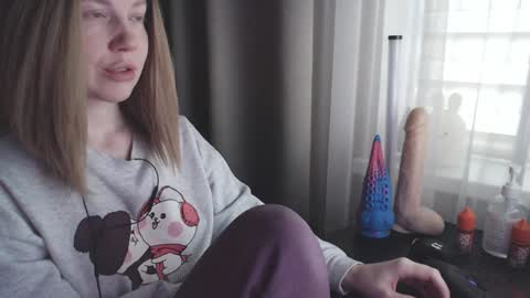 Snapshot of molly_royse chatting on 2, 2, 2025 I have new photos come and see with love Molly online show from 2, 2, 2025