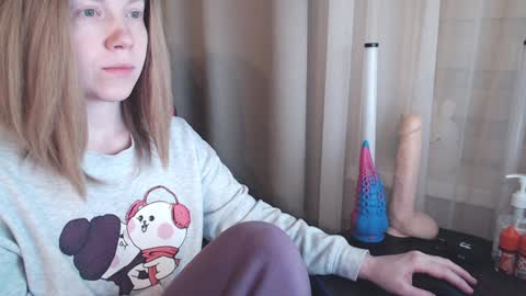 Snapshot of molly_royse chatting on 2, 2, 2025 I have new photos come and see with love Molly online show from 2, 2, 2025