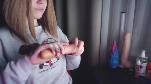 Snapshot of molly_royse chatting on 9, 3, 2025 I have new photos come and see with love Molly online show from 9, 3, 2025