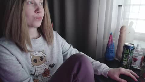 Snapshot of molly_royse chatting on 9, 3, 2025 I have new photos come and see with love Molly online show from 9, 3, 2025