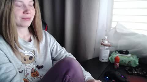 Snapshot of molly_royse chatting on 11, 10, 2025 I have new photos come and see with love Molly online show from 11, 10, 2025