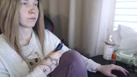 Snapshot of molly_royse chatting on 12, 10, 2025 I have new photos come and see with love Molly online show from 12, 10, 2025