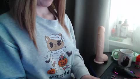 Snapshot of molly_royse chatting on 19, 10, 2025 I have new photos come and see with love Molly online show from 19, 10, 2025