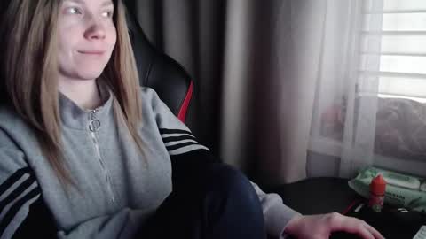 I have new photos come and see with love Molly online show from 27, 11, 2025