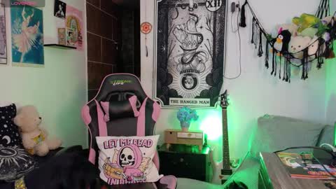 Snapshot of molly_shake chatting on 6, 2, 2026 Molly online show from 6, 2, 2026