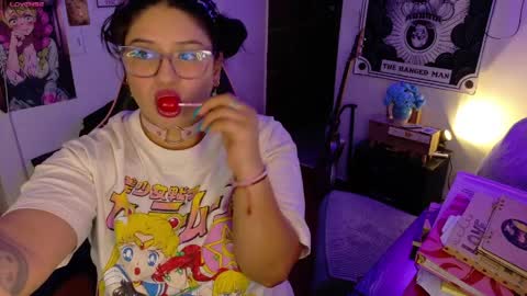 Snapshot of molly_shake chatting on 28, 3, 2026 Molly online show from 28, 3, 2026