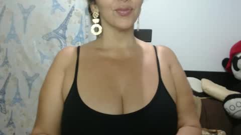 Molly Bunny online show from 3, 10, 2025