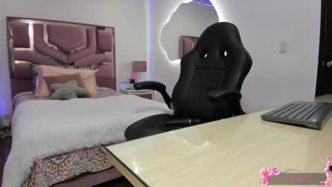 Molly  online show from 13, 2, 2025