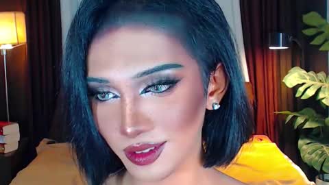 Molly online show from 5, 12, 2025