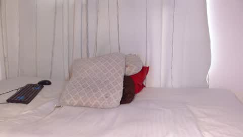  MOLLY  GUNSG online show from 28, 1, 2025