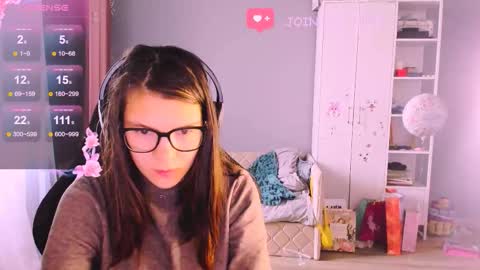  KIRA  online show from 13, 11, 2025