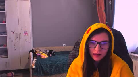  KIRA  online show from 5, 12, 2025