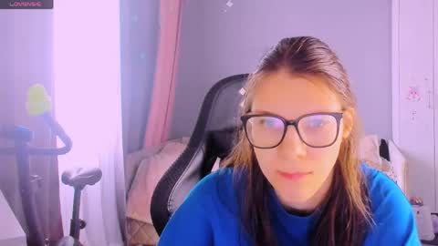  KIRA  online show from 11, 4, 2026