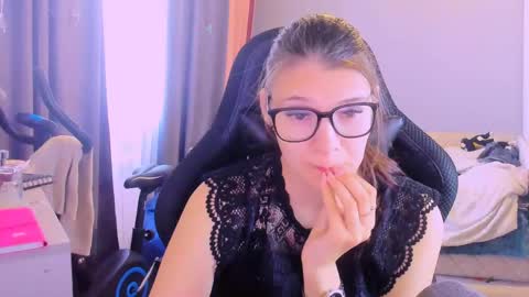  KIRA  online show from 29, 4, 2026