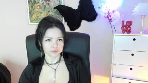 Molly online show from 25, 2, 2026