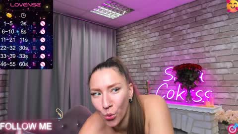 hi im Molly heregreat boobs big heart  warm pussy  online show from 10, 1, 2025