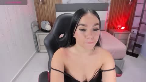 MOLLY online show from 27, 10, 2025