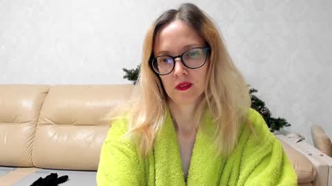 Snapshot of mollystory chatting on 17, 1, 2025 AngelMomm online show from 17, 1, 2025