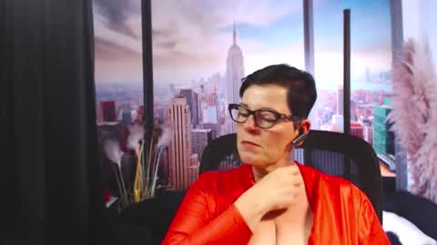 Snapshot of mollysun chatting on 27, 10, 2025 MollySun Nina Randmann online show from 27, 10, 2025