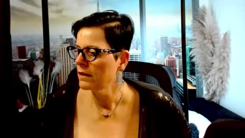 Snapshot of mollysun chatting on 2, 11, 2025 MollySun Nina Randmann online show from 2, 11, 2025